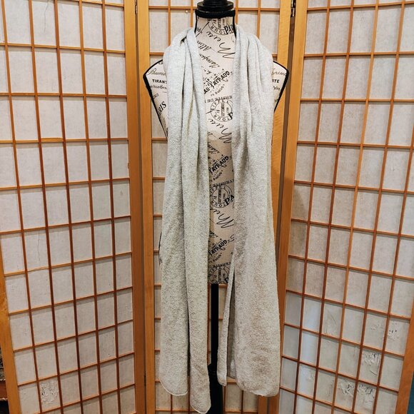 Tabitha Webb Large Light Grey Wool Blend Scarf, One Size, EUC! - Picture 3 of 5